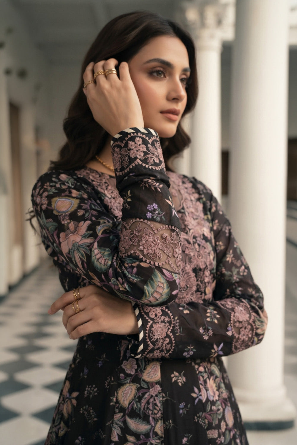 2 Piece - Embroidered  Lawn Suit - 1018